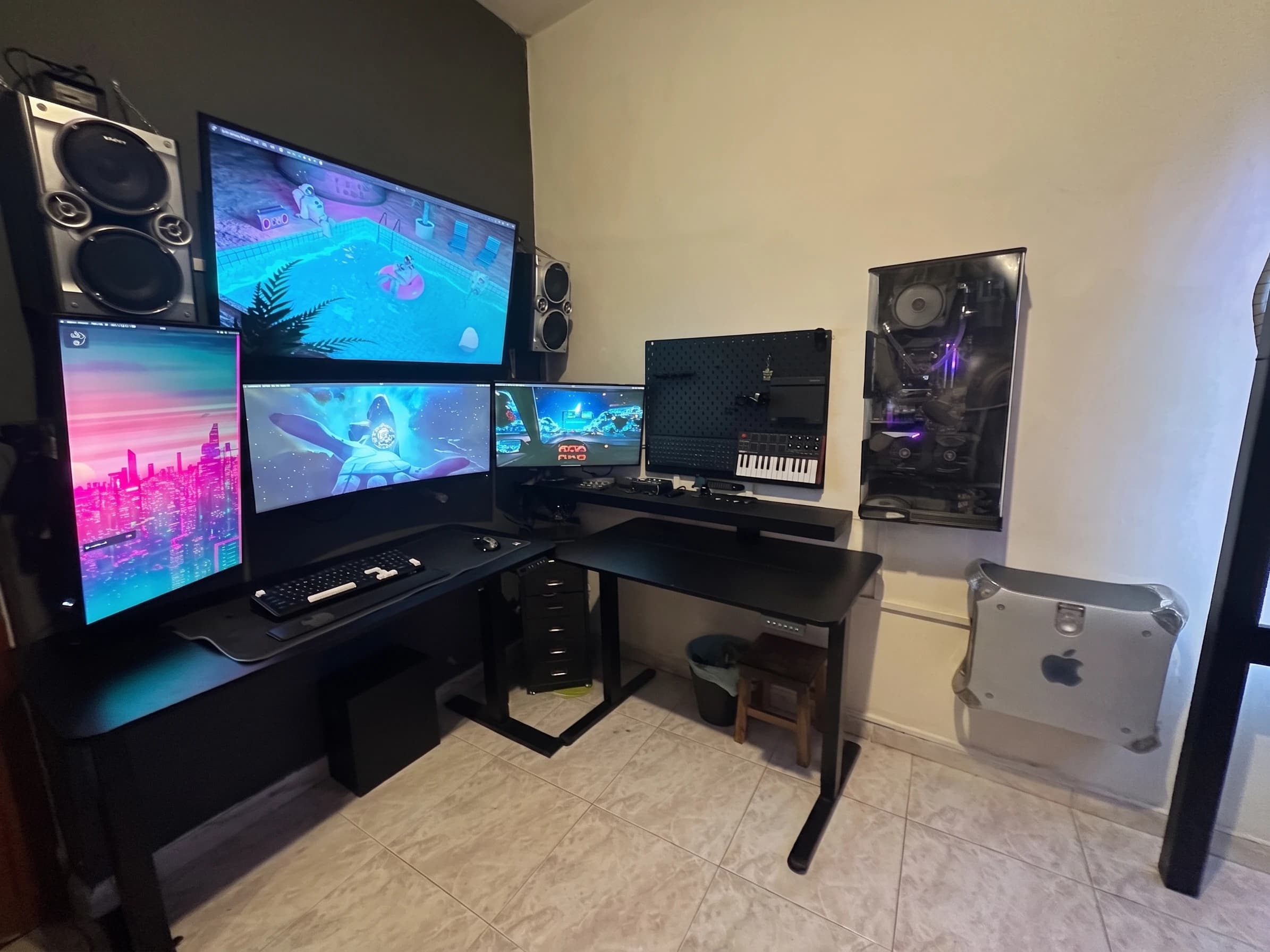 Homelab Ambient Background